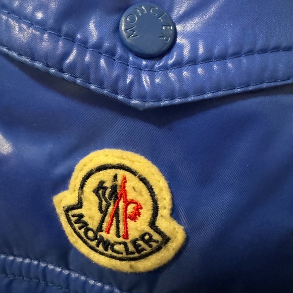 Moncler Boys Jacket - Picture 7 of 9